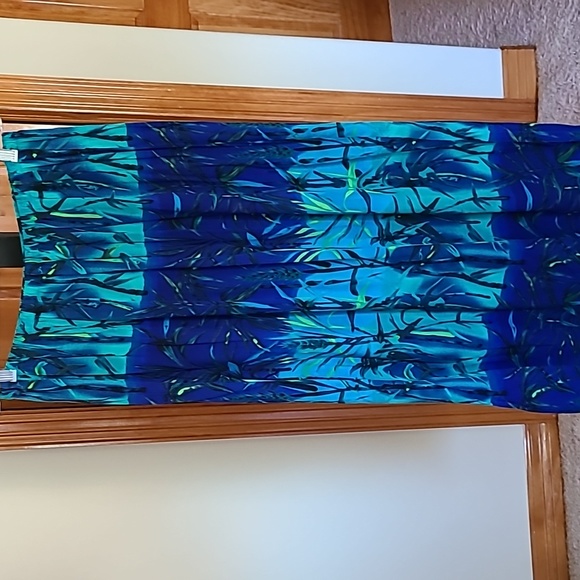 *HOST PICK* CLIO II Tropical Ocean Colors Skirt - Picture 1 of 3